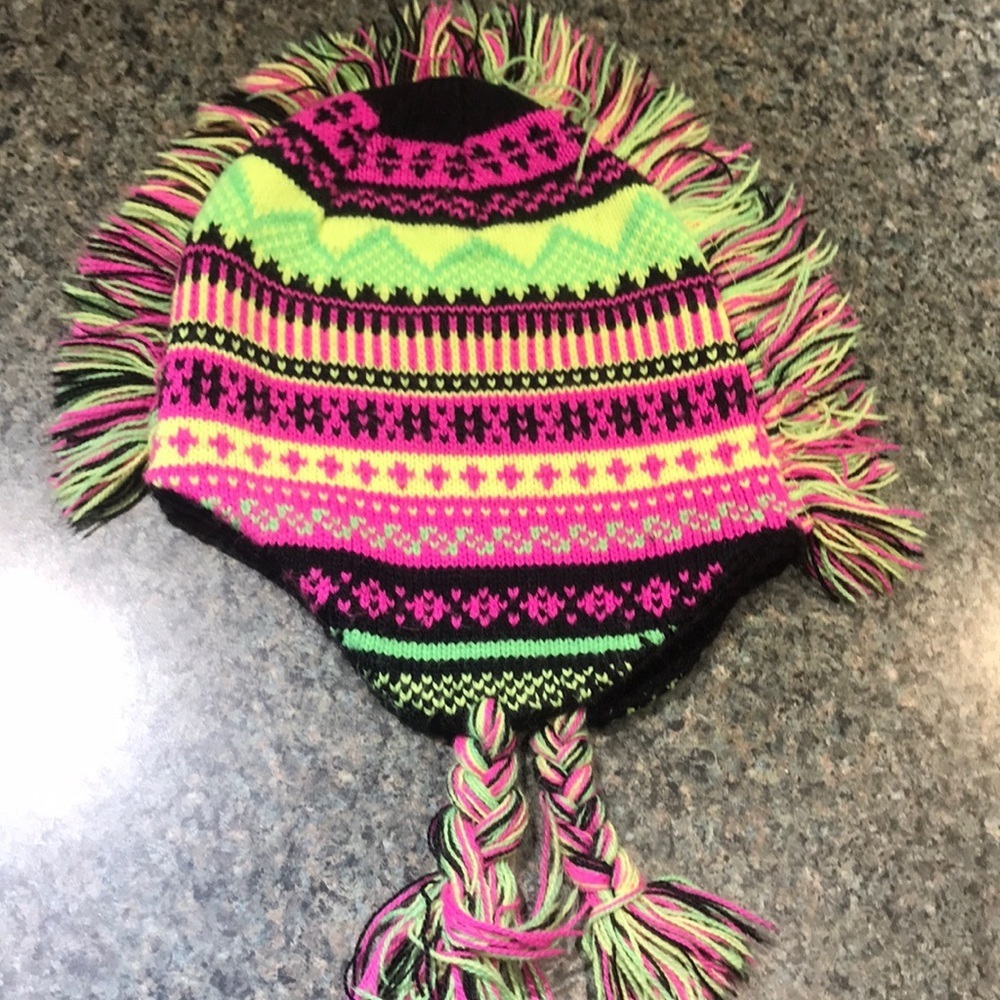 Darling knit hat for youth!! 2-4T